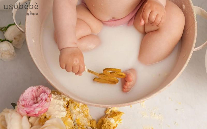 Sữa mẹ tắm cho bé được không? Hướng dẫn cách tắm cho Bé với sữa Mẹ